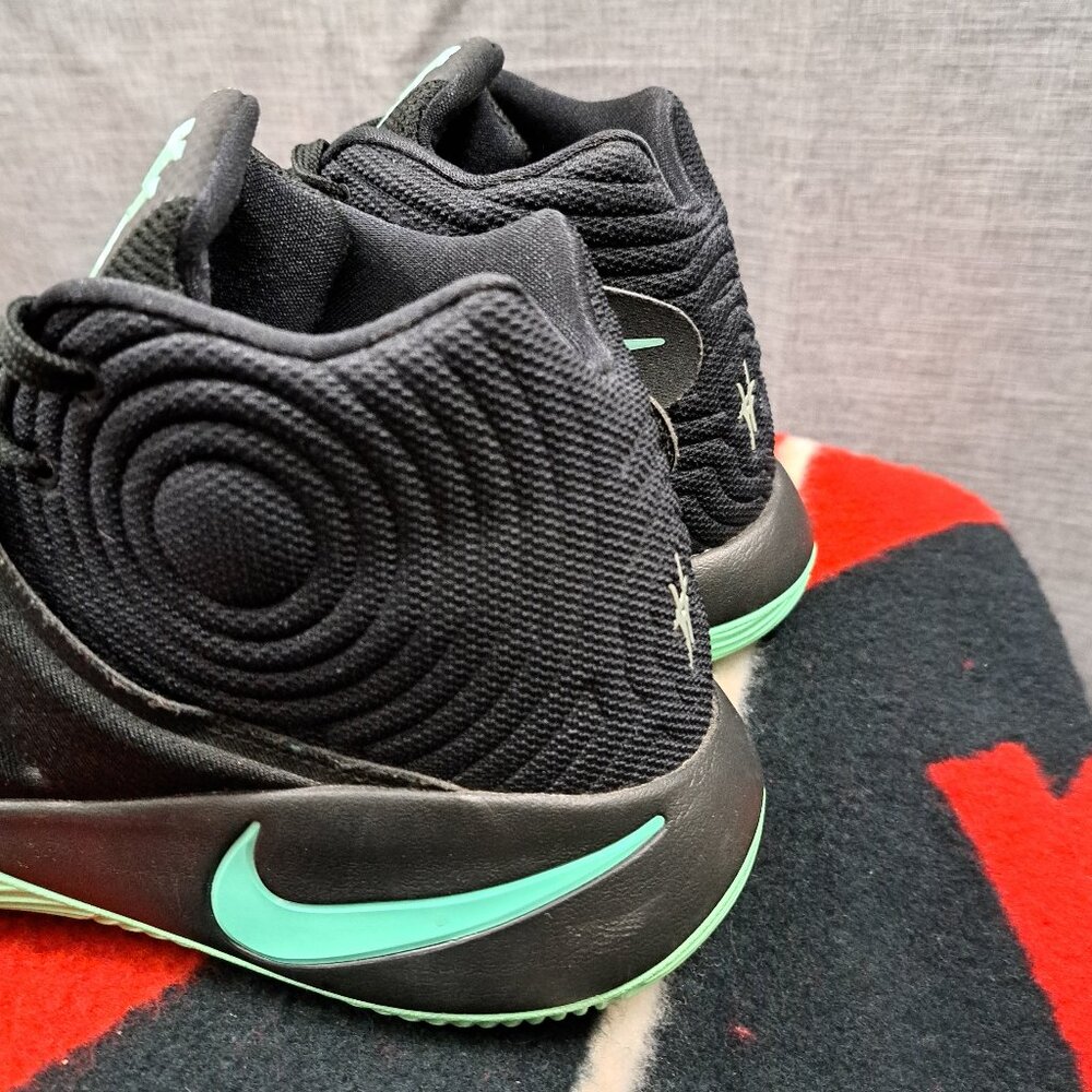 Size 12 Nike Kyrie 2 Green Glow Black Men's Basketball Shoes 819583-007 - Picture 6 of 14